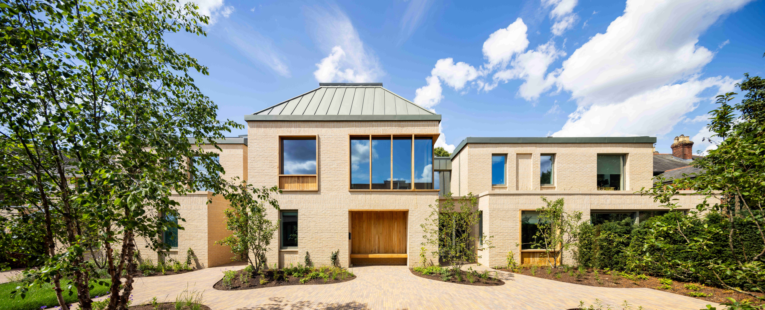 Front Hub building Garden Facade